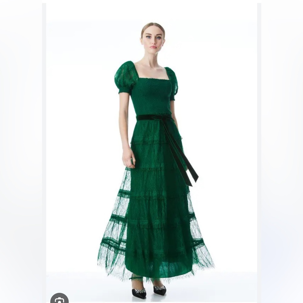 LAST CHANCE! WILL GIVE TO SISTER IF UNSOLD: Alice + Olivia green maxi lace dress